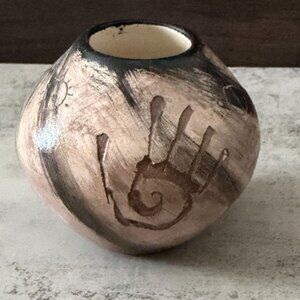 Julia Blackhorse Binishtaa Navajo Petroglyph Hand Carved 3.5" Pottery Bowl Vase